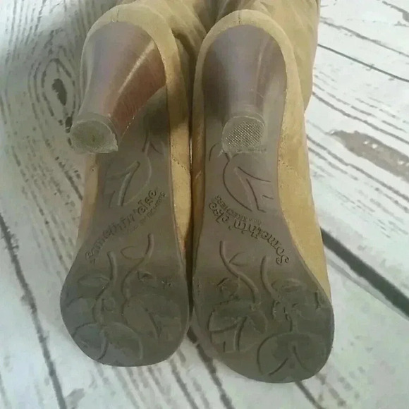 Sketchers Faux Suede Pull on heeled boot Size 8 - Picture 4 of 8